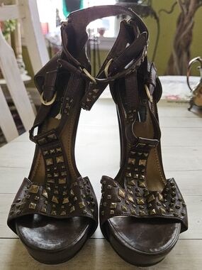 Linea Paolo Brown Studded Leather T-Strap Sandals